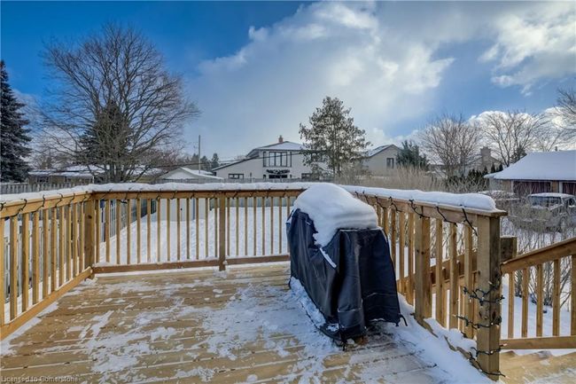 1264 King St N, House other with 5 bedrooms, 2 bathrooms and 5 parking in Saint Jacobs ON | Image 37