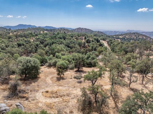 51276 Geranium Ln, Yokuts Valley, CA, 93675-9738 | Card Image