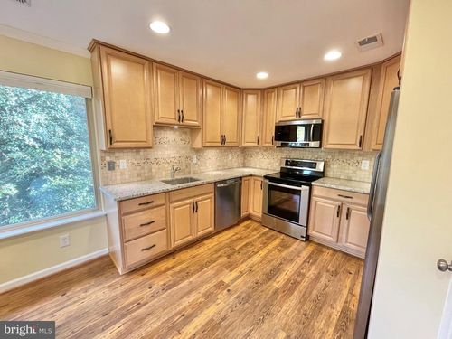 1661 Westwind Way, MCLEAN, VA, 22102-1603 | Card Image