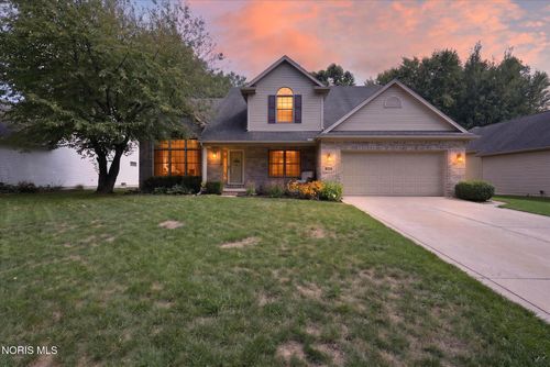 807 Whisperwood Pkwy, Holland, OH, 43528-7875 | Card Image