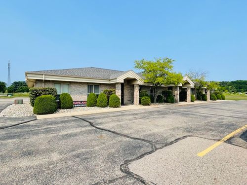 588-576-588 Olds St, Jonesville, MI, 49250-9475 | Card Image