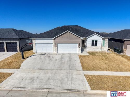 10520 Freedom Ln, Lincoln, NE, 68527-2502 | Card Image