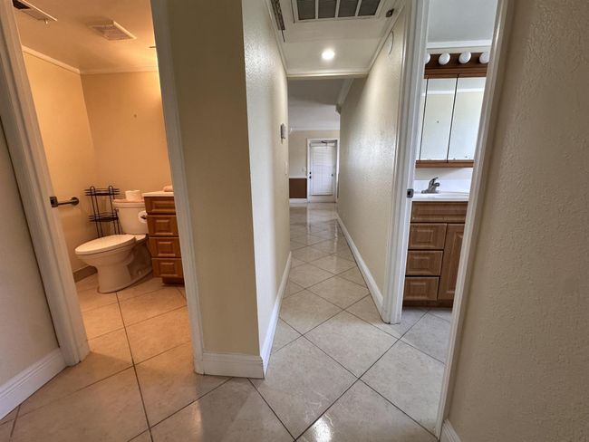 433 Saxony J, Condo with 2 bedrooms, 2 bathrooms and null parking in Delray Beach FL | Image 47