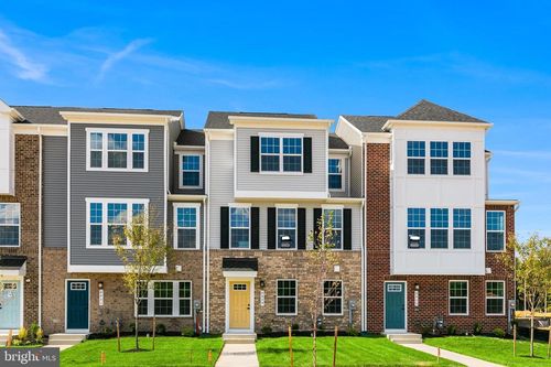 wmsst2300b-8404 Badenhoop Ln, BRANDYWINE, MD, 20613-9604 | Card Image