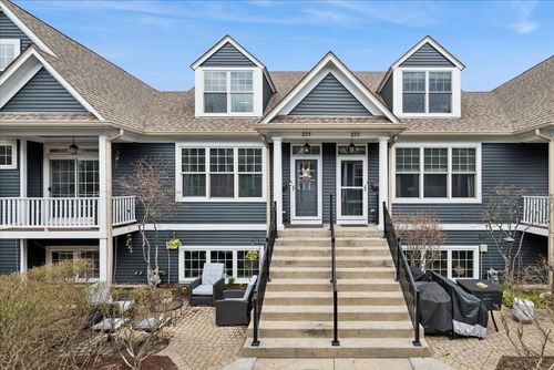 225 5th St, Libertyville, IL, 60048-2315 | Card Image