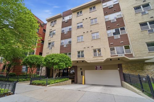 222-420 W Aldine Ave, Chicago, IL, 60657-3640 | Card Image