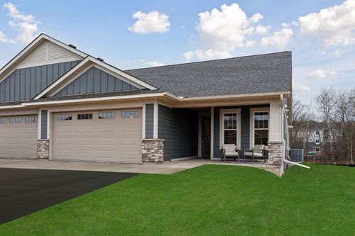 2931 Thompson Dr, River Falls, WI, 54022-8805 | Card Image