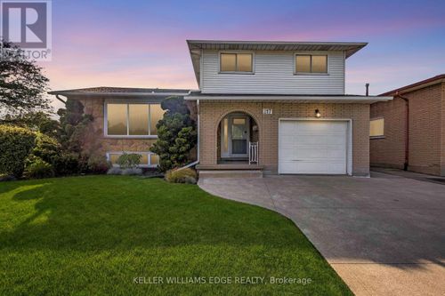 217 Lawnhurst Crt, Hamilton, ON, L8V4R4 | Card Image