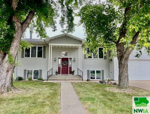 1422 Lewis, Vermillion, SD, 57069 | Card Image