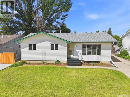 1218 Moss Ave, Saskatoon, SK, S7H5A6 | Card Image