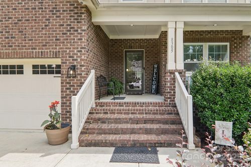 8305 Aspen Ct, Mint Hill, NC, 28227-7071 | Card Image