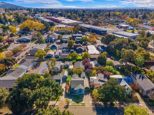 130 11th Street, Santa Rosa, CA, 95401 | Card Image