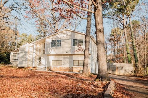 6801 Creekwood Dr, Douglasville, GA, 30135-1671 | Card Image