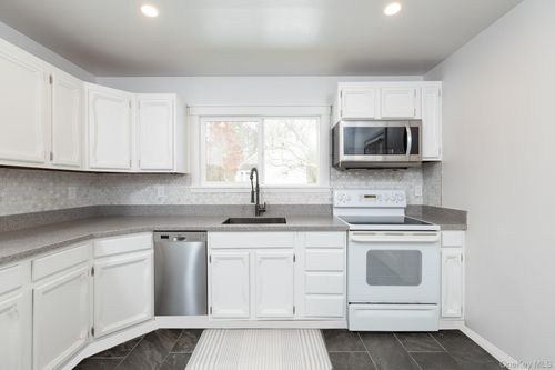 117 Fulton Ave, Mastic, NY, 11950-1809 | Card Image