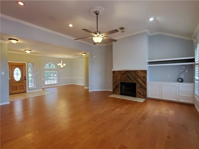 10400 W Cave Loop, House other with 4 bedrooms, 2 bathrooms and 5 parking in Dripping Springs TX | Image 12