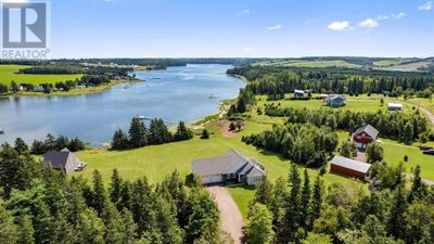 375 Pine Grove Rd, House other with 4 bedrooms, 3 bathrooms and null parking in Long River PE | Image 1