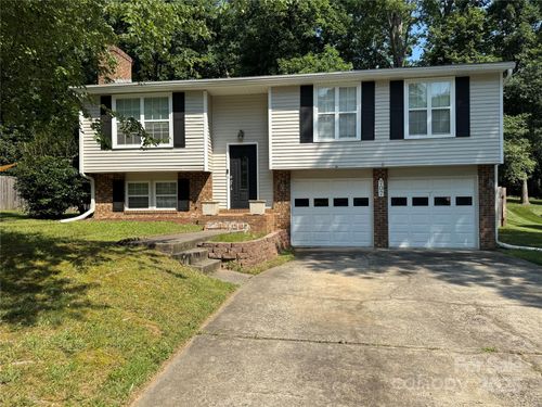 707 Regency Dr, Charlotte, NC, 28211-5418 | Card Image