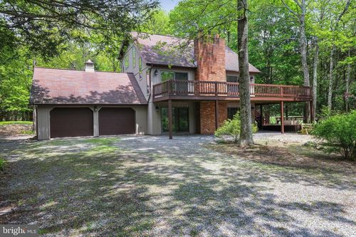 340 Bear Creek Lake Dr, Jim Thorpe, PA, 18229-2818 | Card Image