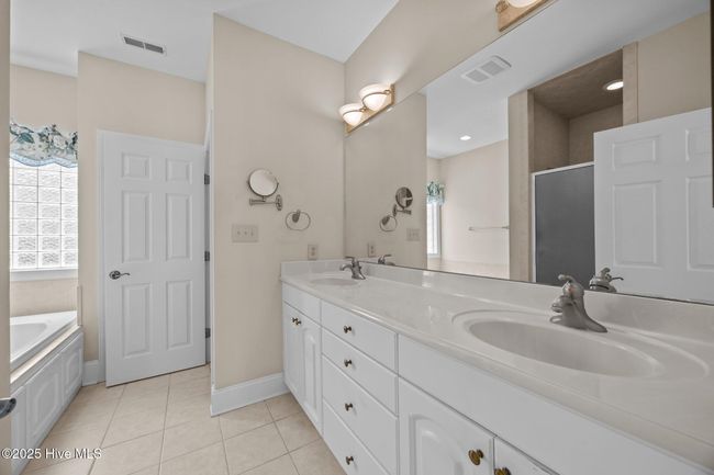 425 Cypress Landing Trl, House other with 4 bedrooms, 4 bathrooms and 2 parking in Chocowinity NC | Image 28