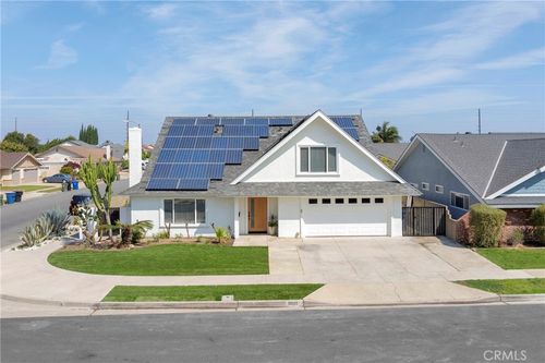 8891 Pebble Beach Cir, Westminster, CA, 92683-6836 | Card Image