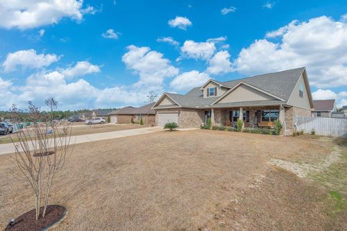 2104 Queen St, Crestview, FL, 32536-4473 | Card Image