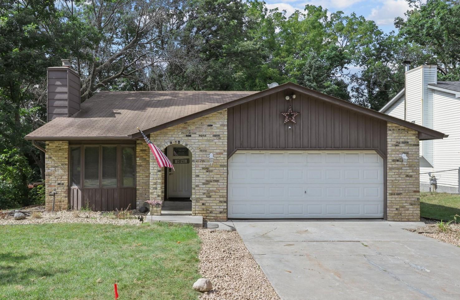 Dartmoor Rd, Saint Paul, MN 55115
