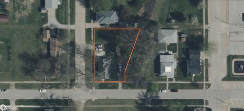 220 W Washington St, Sigourney, IA, 52591-1237 | Card Image