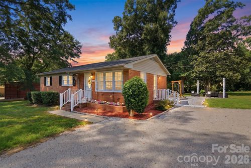 2624 Quiet Acres Rd, Lancaster, SC, 29720-8343 | Card Image