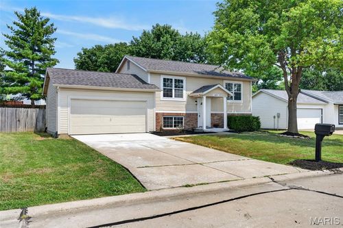 607 Longhorn Dr, O Fallon, MO, 63368-6933 | Card Image