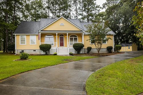140 Green Ct, Santee, SC, 29142-8672 | Card Image