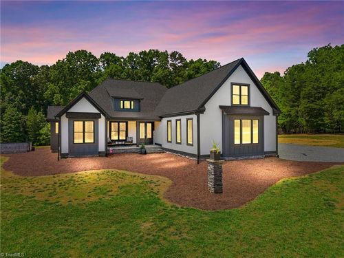 8815 Bringle Ferry Rd, Salisbury, NC, 28146-9538 | Card Image
