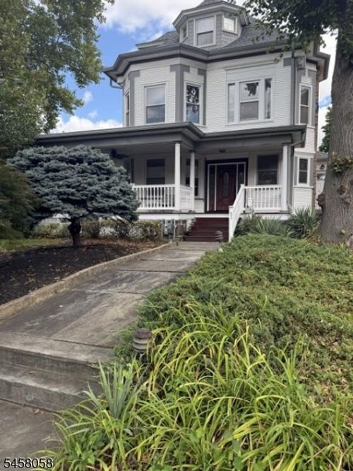 941 Edgewater Ave, Ridgefield, NJ, 07657-2416 | Card Image