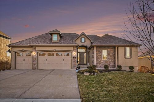 1819 Ne 102nd Ter, Kansas City, MO, 64155-1927 | Card Image