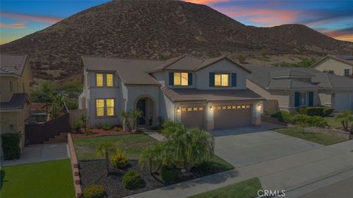 31945 Flowerhill Dr, Lake Elsinore, CA, 92532 | Card Image