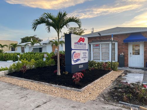 1315 N Dixie Hwy, Lake Worth Beach, FL, 33460-1805 | Card Image