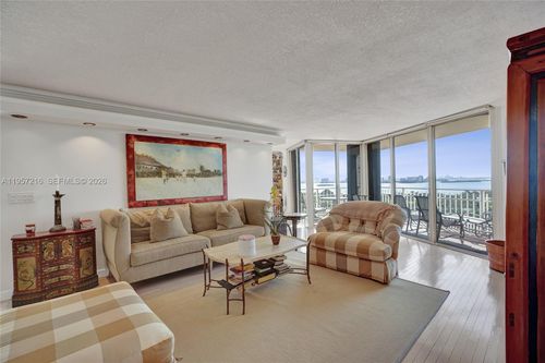 1402-1000 Quayside Ter, Miami, FL, 33138-2219 | Card Image