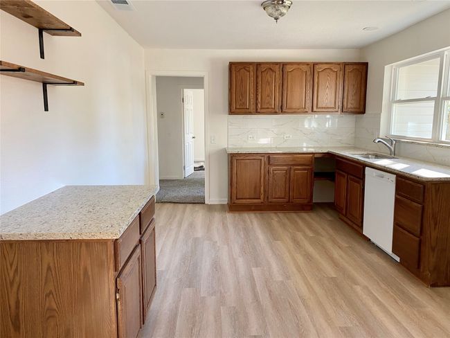 1410 Vine Street, House other with 3 bedrooms, 2 bathrooms and null parking in Bridgeport TX | Image 10