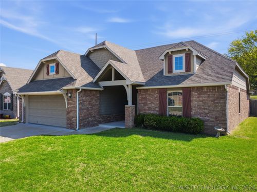 2437 S Maple Avenue, Broken Arrow, OK, 74012 | Card Image