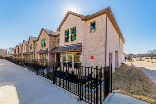 914 Cotton Gin Ln, Euless, TX, 76040-4697 | Card Image