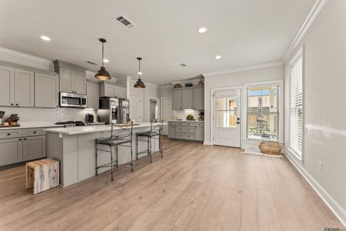 6400 Patio Ct, Gonzales, LA, 70737-8509 | Card Image