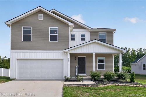 424 Saddlebrook Dr, Linden, MI, 48451-9145 | Card Image
