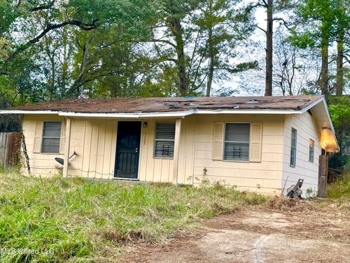 1122 Mcdowell Cir, Jackson, MS, 39204-5201 | Card Image