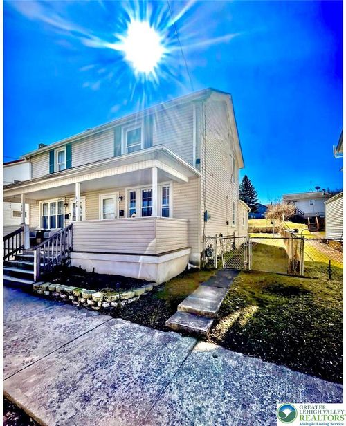 424 E Cranberry Ave, Hazleton, PA, 18201-6716 | Card Image