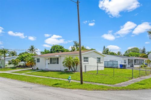 7491 Hope St, Hollywood, FL, 33024-2717 | Card Image