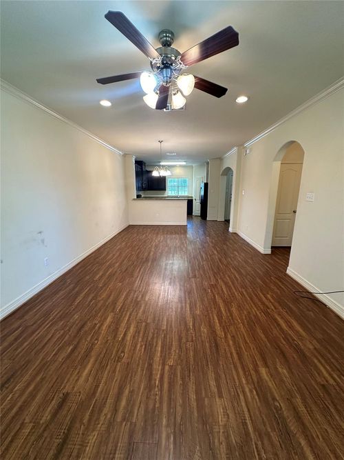 214 S Tesch St, Bellville, TX, 77418-2332 | Card Image