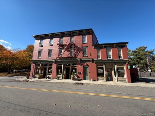 554 Main St, Beacon, NY, 12508-2863 | Card Image