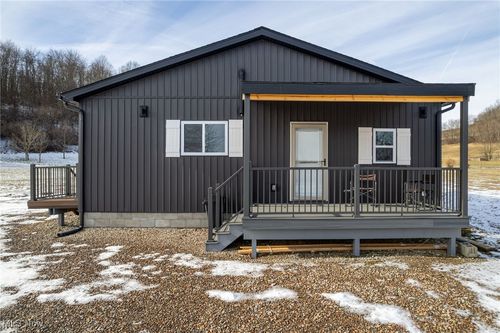 8580 Wolford Rd Se, Uhrichsville, OH, 44683-7341 | Card Image