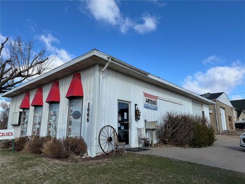 1666 7th Ave, Marion, IA, 52302-3650 | Card Image