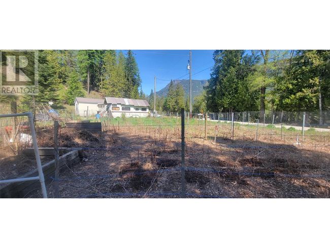 2467 Slocan Valley East Rd, Home with 0 bedrooms, 0 bathrooms and 5 parking in Slocan Park BC | Image 20