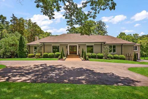 1409 Sneed Rd W, Franklin, TN, 37069-6932 | Card Image
